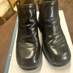 Great pair of Frye black Captain Chelsea boots.